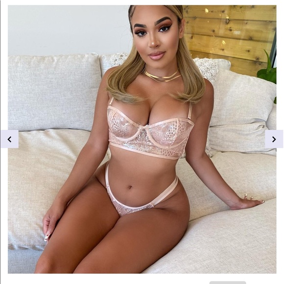 NWT Savage x Fenty HYPER REAL VIP BOX 🔥 - Picture 10 of 13